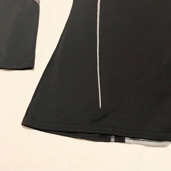 Under Armour Women's Black Long Sleeve Heatgear Top Size Small - Picture 9 of 16